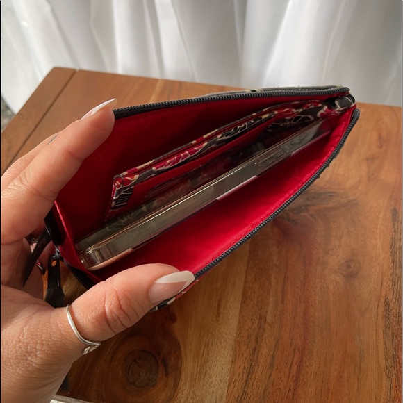 Vera Bradley wristlet - Picture 3 of 5